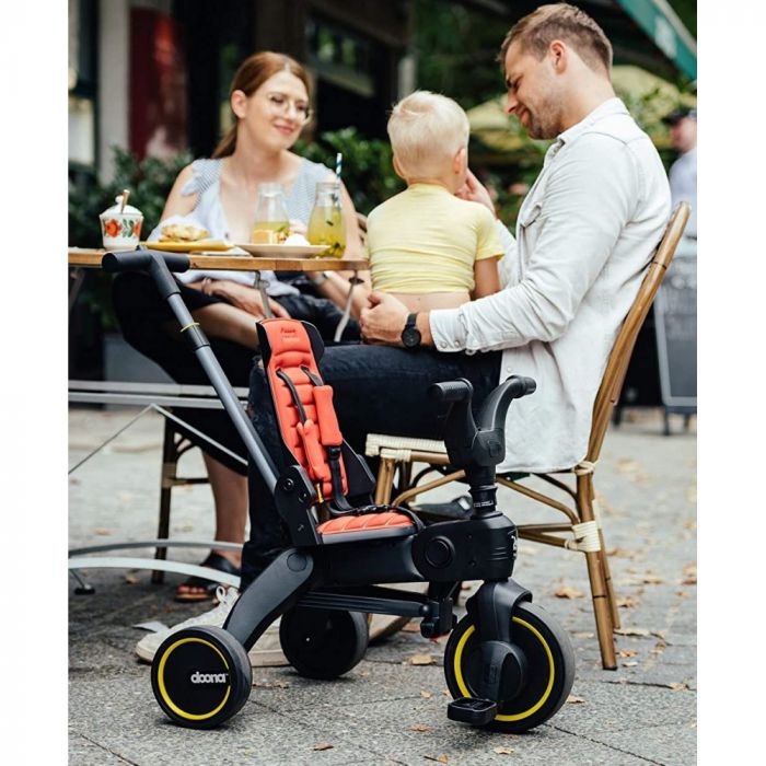 Doona Liki Trike S5 складной детский трехколесный велосипед с родительской ручкой 5в1 (от 10 месяцев до 3 лет) • Nitro Black